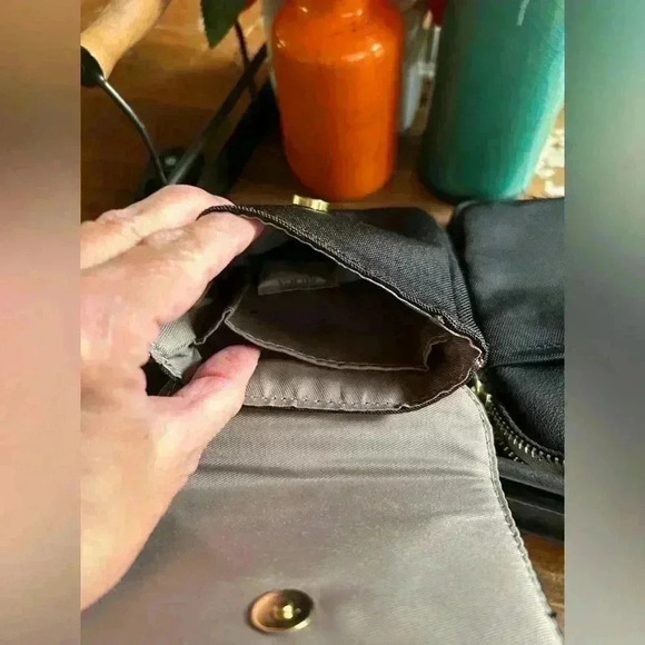 Tutilo New York crossbody adjustable belt bag, black bag, NWT, 2 big pockets - Picture 9 of 10